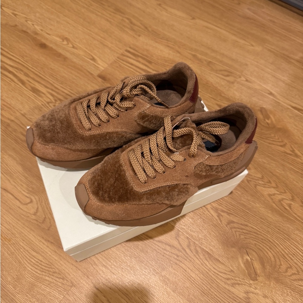 Tenda Women's Brown Suede Sneakers